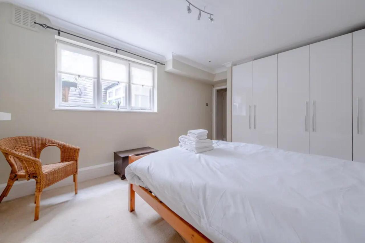 Lovely 1 Bedroom With Patio - 10 Mins From Hyde Park Apartamento